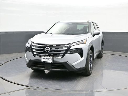 Used 2025 Nissan Rogue SV image 28