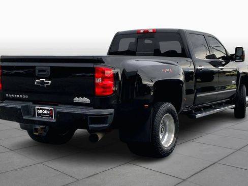 Used 2018 Chevrolet Silverado 3500 High Country w/ Duramax Plus Package image 12