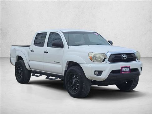 Used 2014 Toyota Tacoma PreRunner w/ SR5 Package image 3