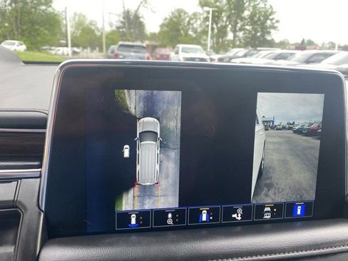 Used 2023 Chevrolet Suburban High Country image 44