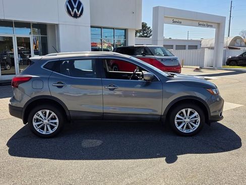 Used 2018 Nissan Rogue Sport SV w/ SV Technology Package image 15