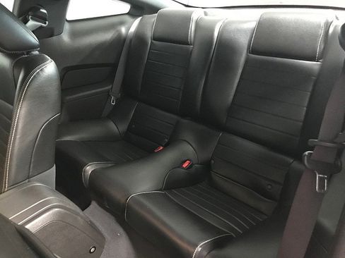 Used 2010 Ford Mustang GT RWD image 15