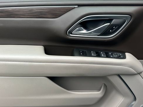 Used 2022 Chevrolet Tahoe LT w/ Luxury Package image 10