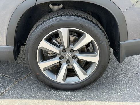 Used 2025 Honda Pilot Elite image 39