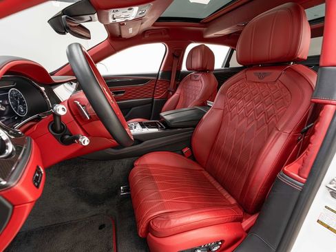 Used 2022 Bentley Flying Spur Plug-In Hybrid image 26