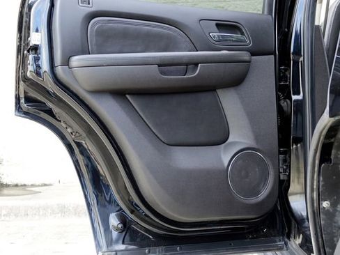 Used 2007 Cadillac Escalade 2WD w/ Information Package image 26