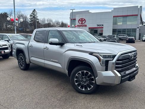 Used 2025 Toyota Tundra Limited AWD/4WD image 1