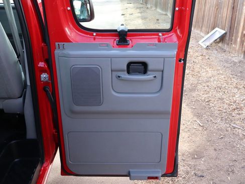 Used 2010 Ford E-350 and Econoline 350 Extended Wagon Super Duty image 26