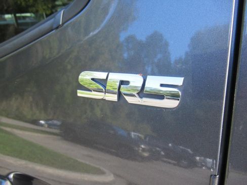 Used 2021 Toyota Tacoma SR5 AWD/4WD image 28