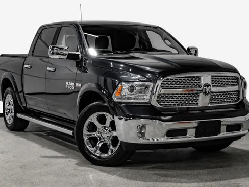 Used 2016 RAM 1500 Laramie w/ Convenience Group AWD/4WD image 4