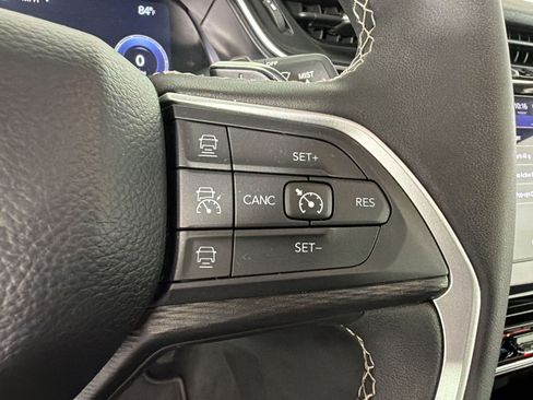 Used 2025 Jeep Grand Cherokee L Laredo AWD/4WD image 32