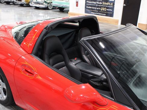Used 1999 Chevrolet Corvette Coupe w/ Memory Pkg RWD image 7