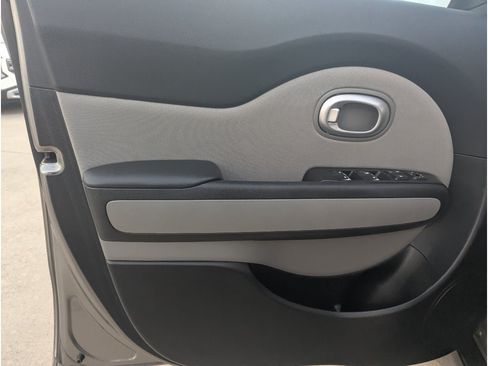 Used 2018 Kia Soul FWD image 15