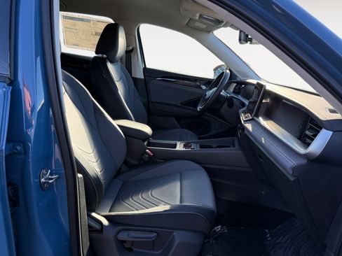 New 2026 Volkswagen Tiguan SE image 19