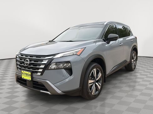 Used 2024 Nissan Rogue SL w/ SL Premium Package image 4