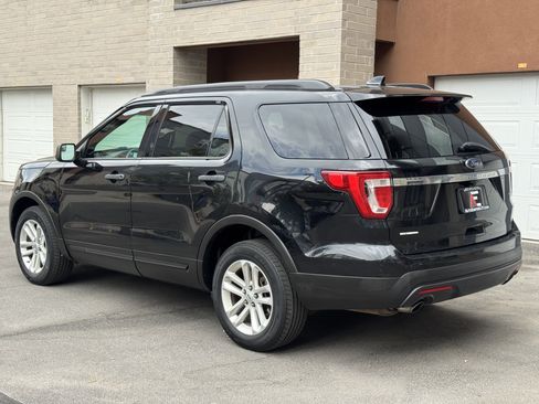 Used 2016 Ford Explorer 4WD image 3