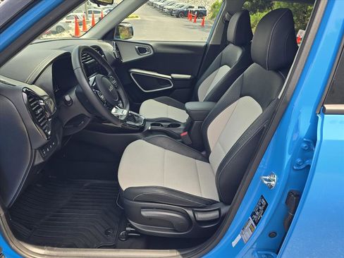 Used 2024 Kia Soul GT-Line FWD image 11