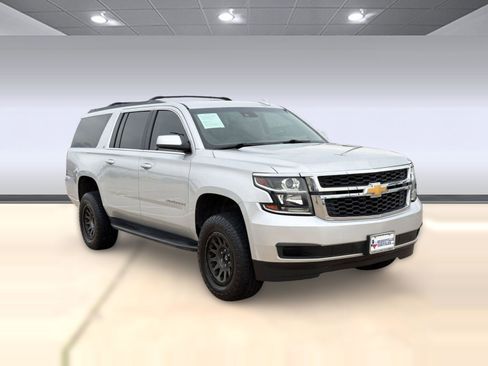 Used 2019 Chevrolet Suburban LT RWD image 7