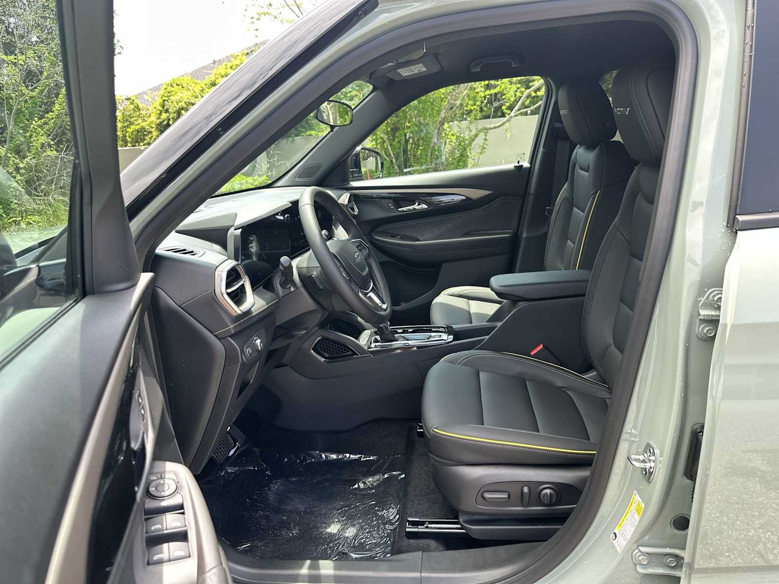 New 2026 Chevrolet TrailBlazer ACTIV w/ Driver Confidence Package FWD image 2