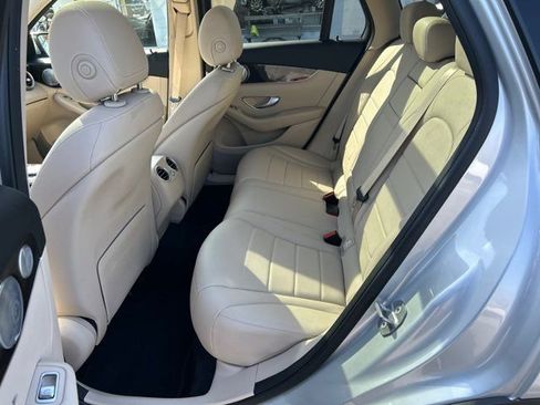 Used 2020 Mercedes-Benz GLC 300 image 17