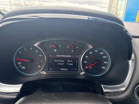 Used 2023 Chevrolet Traverse RS AWD/4WD image 36