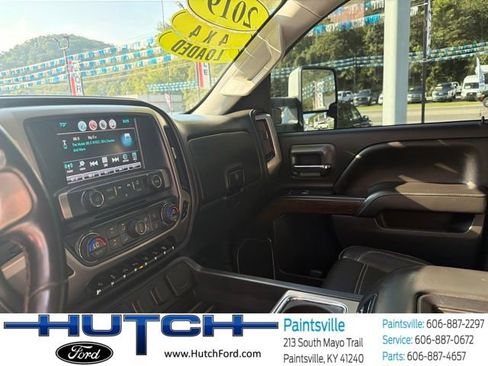 Used 2019 GMC Sierra 2500 Denali w/ Duramax Plus Package AWD/4WD image 32