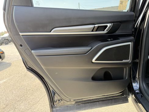 Used 2022 Kia Telluride LX image 20