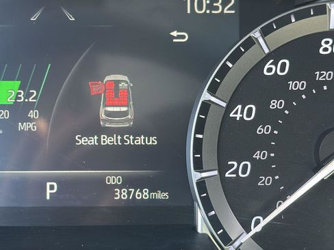 Used 2021 Toyota Highlander XLE image 14