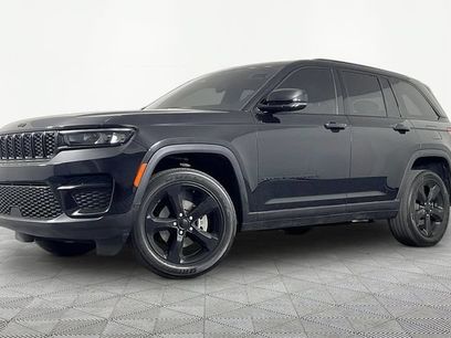 Used 2023 Jeep Grand Cherokee Altitude