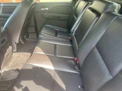 Used 2011 Chevrolet Avalanche LTZ AWD/4WD image 9