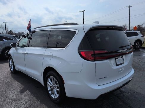 Used 2021 Chrysler Pacifica Touring w/ Cold Weather Group image 5