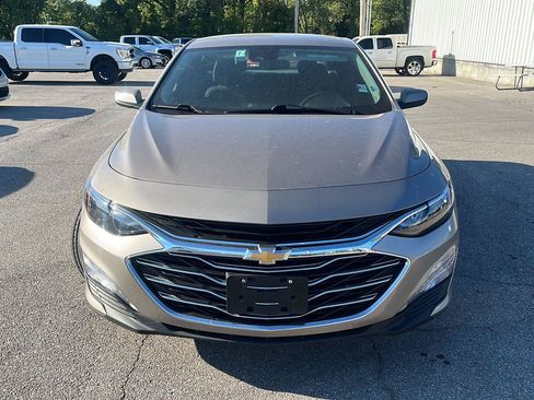 Used 2024 Chevrolet Malibu LT FWD image 2