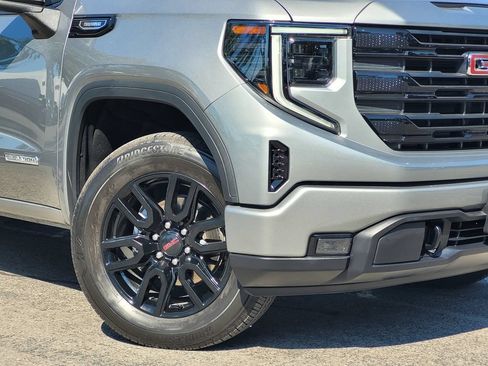 Used 2025 GMC Sierra 1500 Elevation AWD/4WD image 3