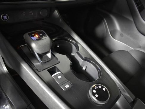 Used 2023 Nissan Rogue S image 22