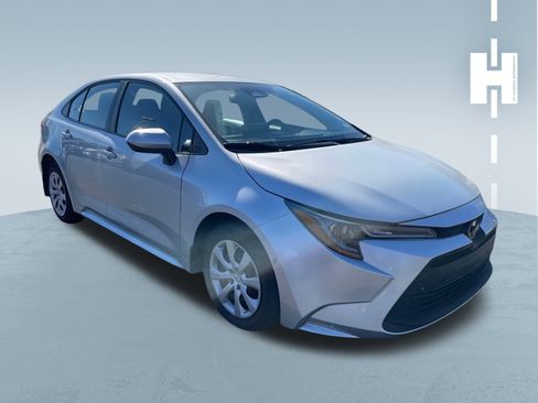 Used 2025 Toyota Corolla LE image 1