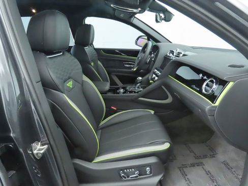 Used 2023 Bentley Bentayga Extended Wheelbase image 21