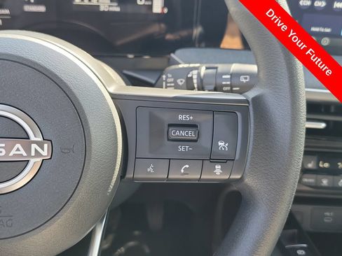 Used 2026 Nissan Kicks SV w/ SV Premium Package FWD image 7