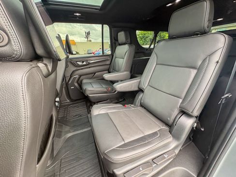 Used 2024 GMC Yukon XL Denali w/ Advanced Technology Package AWD/4WD image 29