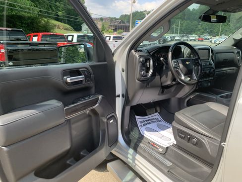 Used 2021 Chevrolet Silverado 1500 LTZ AWD/4WD image 9