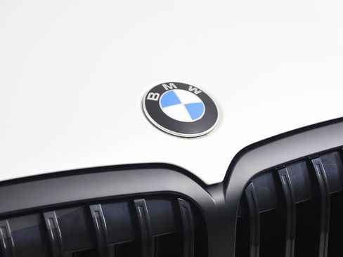 Used 2023 BMW X7 xDrive40i w/ M Sport Package image 20