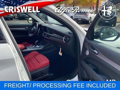 New 2025 Alfa Romeo Stelvio Sprint image 36