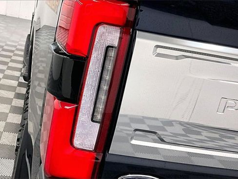 Used 2023 Ford F350 Platinum w/ Tremor Off-Road Package image 33