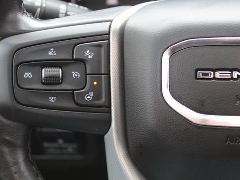 Used 2021 GMC Yukon Denali w/ Denali Premium Package image 26