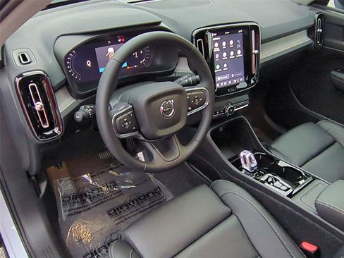 New 2026 Volvo XC40 B5 Plus w/ Protection Package Premier image 9