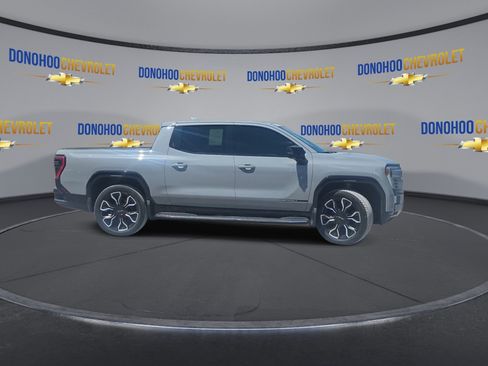 Used 2024 GMC Sierra EV Denali AWD/4WD image 5