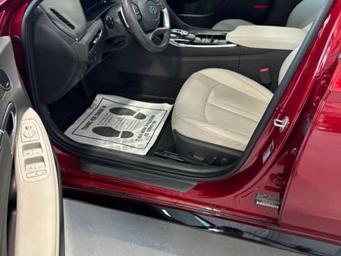 Used 2023 Hyundai Sonata Limited FWD image 10