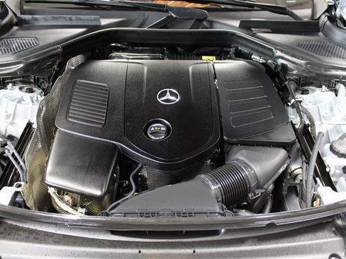 Used 2024 Mercedes-Benz GLC 300 image 34