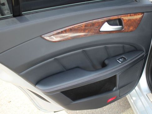 Used 2014 Mercedes-Benz CLS 550 4MATIC image 24