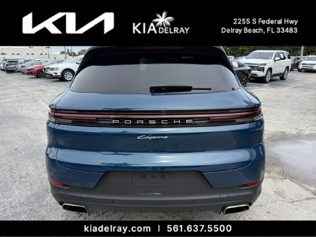 Used 2024 Porsche Cayenne AWD/4WD image 4