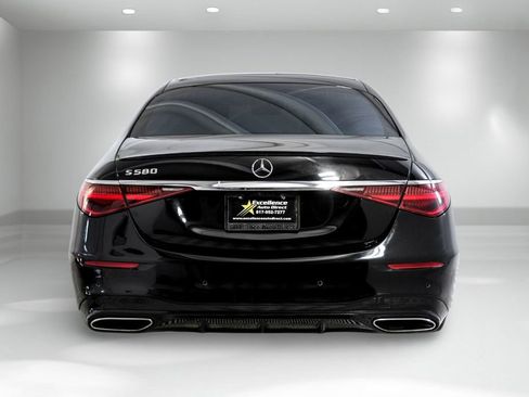 Used 2022 Mercedes-Benz S 580 4MATIC Sedan w/ AMG Line Package image 8